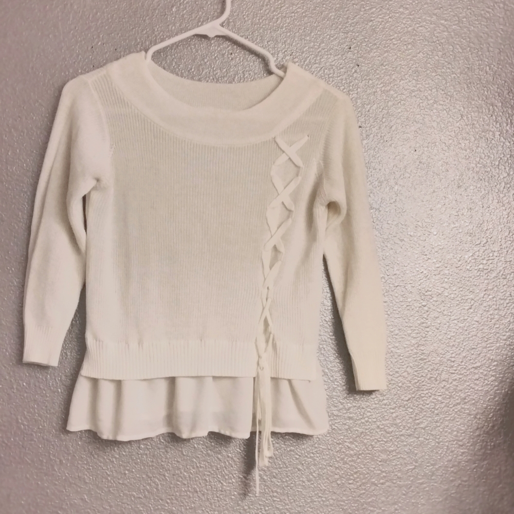 Couture Brooch cream colored sweater  size S
